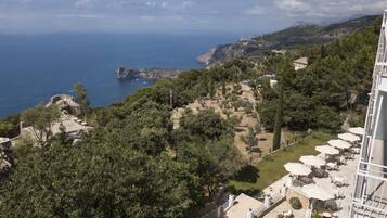 Pemandangan sekitar dari properti