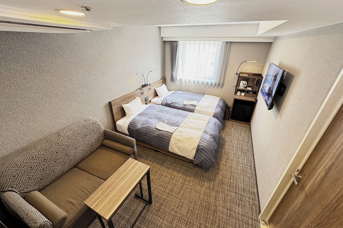 in-room safe, desk, free wifi, bed sheets