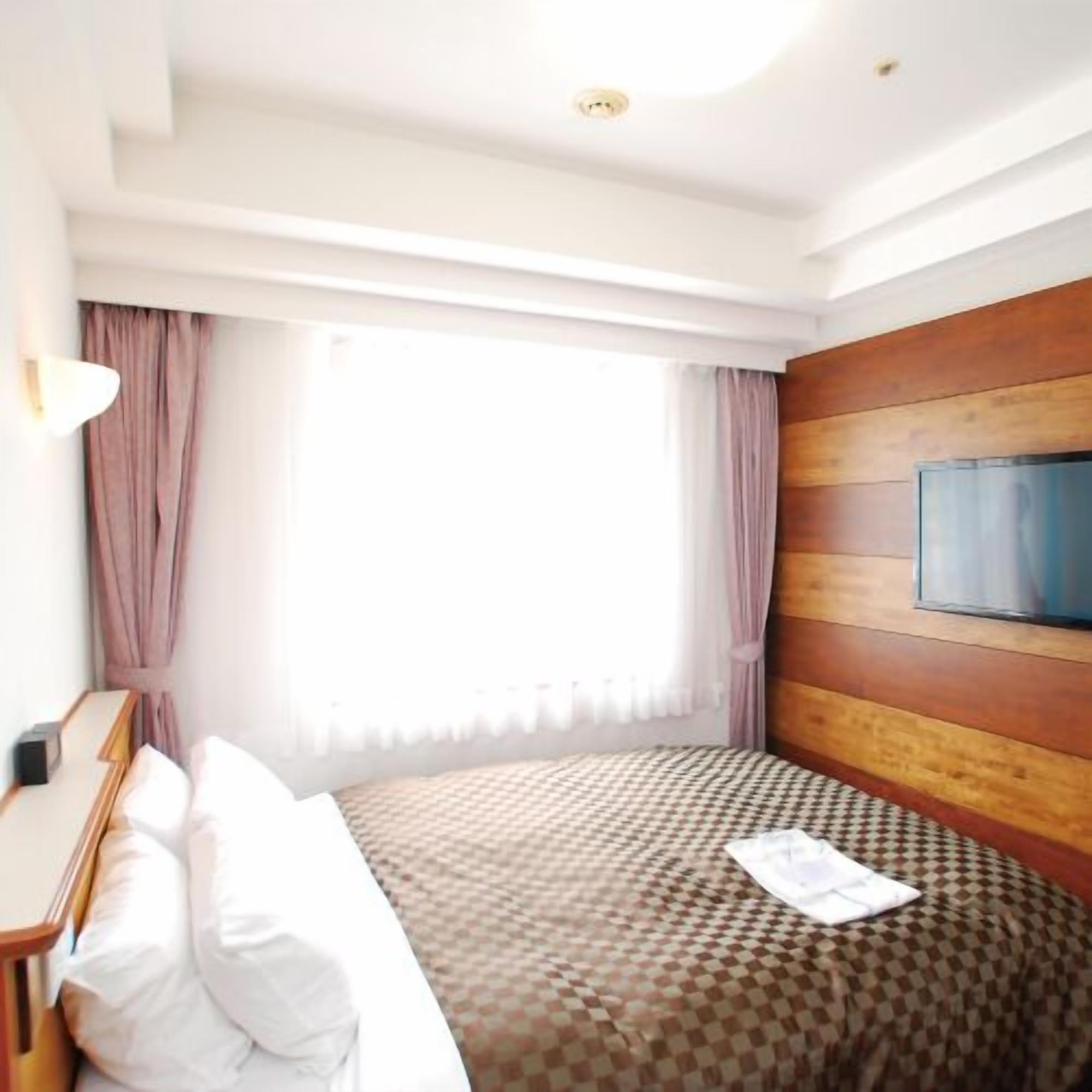 In-room safe, desk, free WiFi, bed sheets
