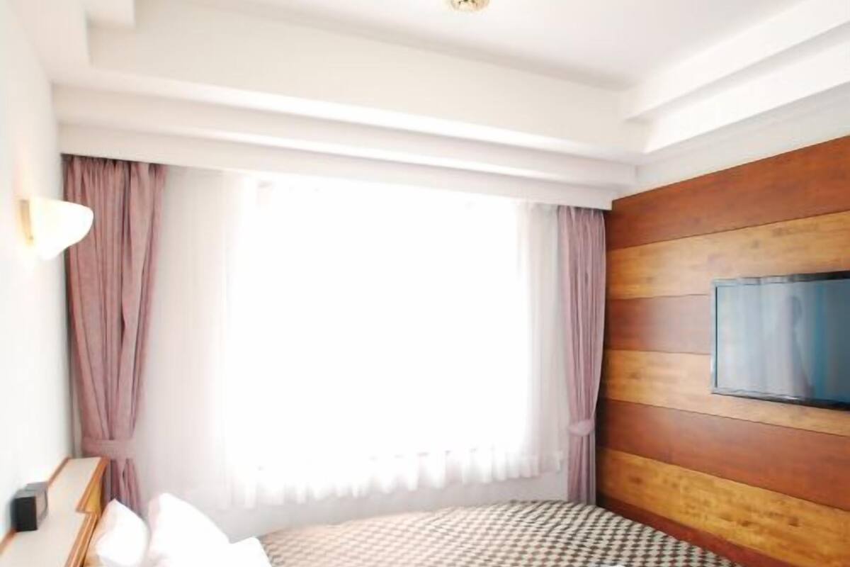 In-room safe, desk, free WiFi, bed sheets