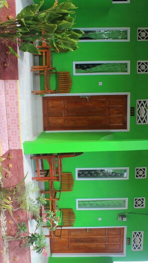 Porch - Hotel Bira Panda Beach 1 (Bira)