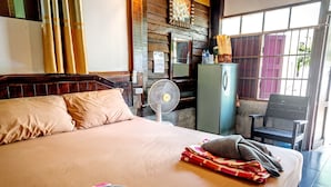 ทราดิชันนัลบังกะโล | โต๊ะทำงาน, Wi-Fi ฟรี, ผ้าปูที่นอน