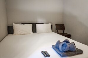 Escrivaninha, Wi-Fi de cortesia, roupa de cama