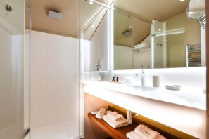 Bathroom - Hydrama Grand Hotel (Drama)