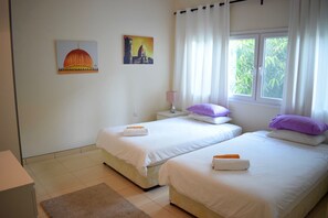 0B | Laptop workspace, blackout curtains, free WiFi, wheelchair access