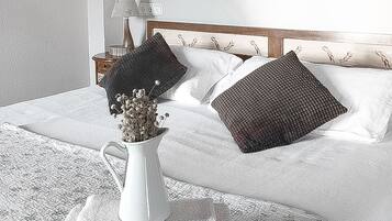 Apartment, 2 Bedrooms | Individually decorated, individually furnished, desk, laptop workspace