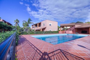 Deluxe Apartment, 2 Bedrooms, Ground Floor | 1 bedroom, WiFi, bed sheets