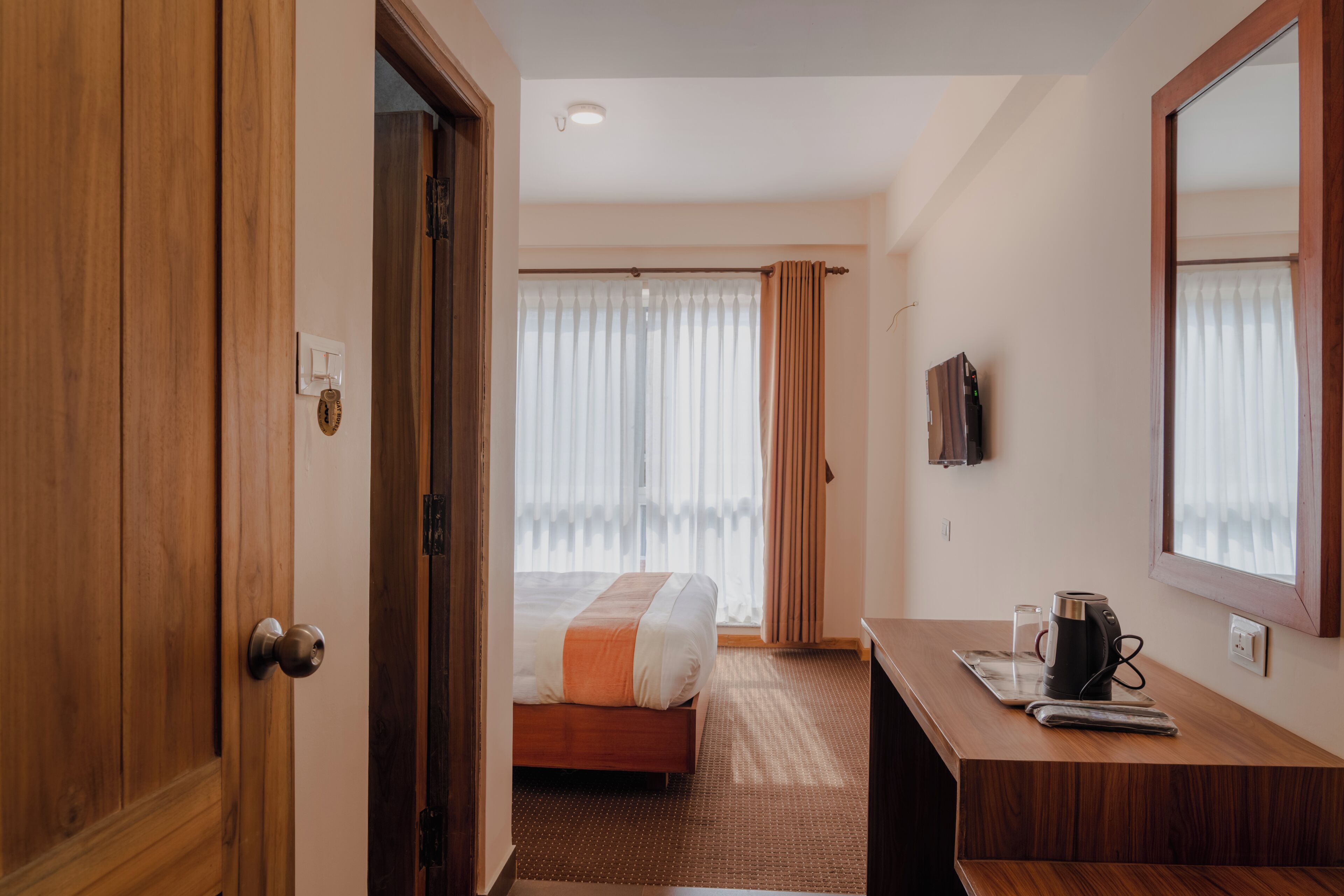 고급 침구, 책상, 무료 WiFi