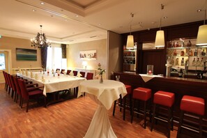 Breakfast and dinner served - Akzent Hotel Jonathan (Lippstadt)