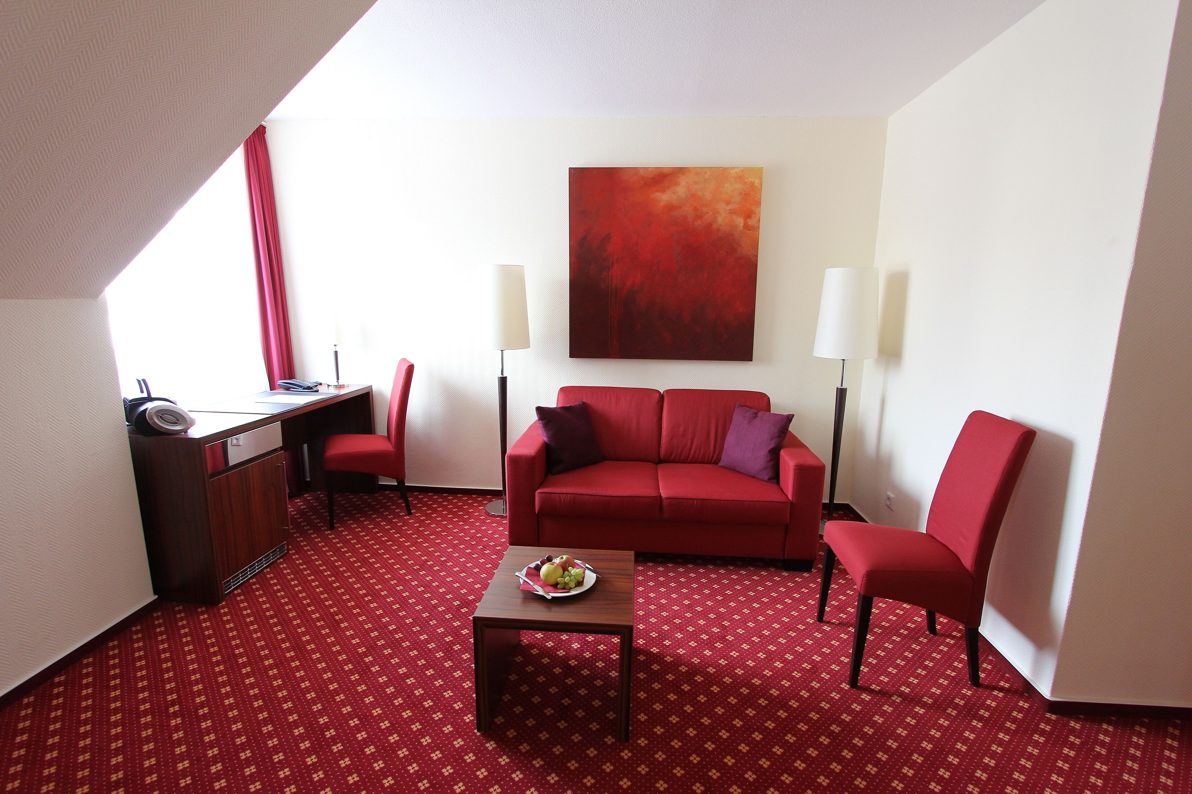 junior suite | living room | flat-screen tv