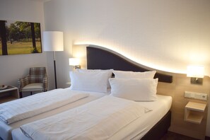 Coffres-forts dans les chambres, bureau, Wi-Fi gratuit, draps fournis