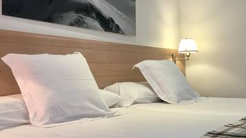 10 habitaciones, escritorio, cortinas blackout y wifi gratis