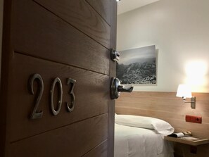 10 bedrooms, desk, blackout drapes, free WiFi - Hotel Valdecoro (Potes)