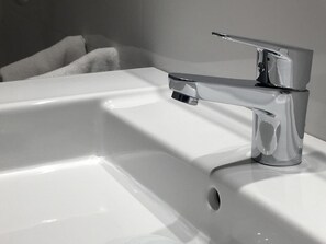 Free toiletries, hair dryer, towels - Hotel Valdecoro (Potes)