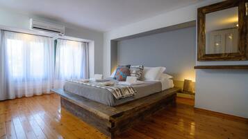 Design House, 2 Bedrooms | Premium bedding, desk, iron/ironing board, cribs/infant beds