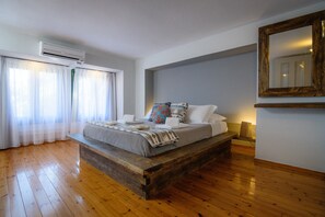 Design House, 2 Bedrooms | Premium bedding, desk, iron/ironing board, cribs/infant beds