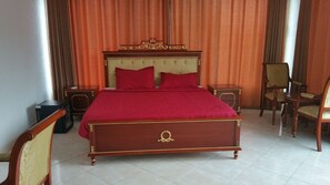 City Apartment, 3 Bedrooms, Balcony, City View | 3 bedrooms, minibar, in-room safe, desk - Dream Court Apartment (Accra)