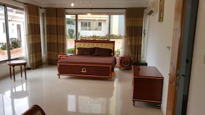 City-Apartment, 3 Schlafzimmer, Balkon, Stadtblick | Zimmerausstattung