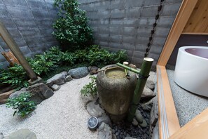 Garden - Sanjo Misasagi Umenotoan (Kyoto)