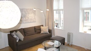 City Apartment, 1 Bedroom, Non Smoking, Kitchen | Living room