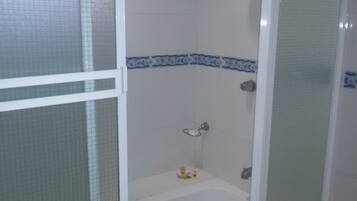 Junior Suite, 1 King Bed | Bathroom | Free toiletries, hair dryer, towels