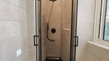 Twin Room, Private Bathroom | Bathroom | Shower, rainfall showerhead, towels