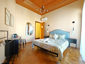 Standard Suite, Private Bathroom