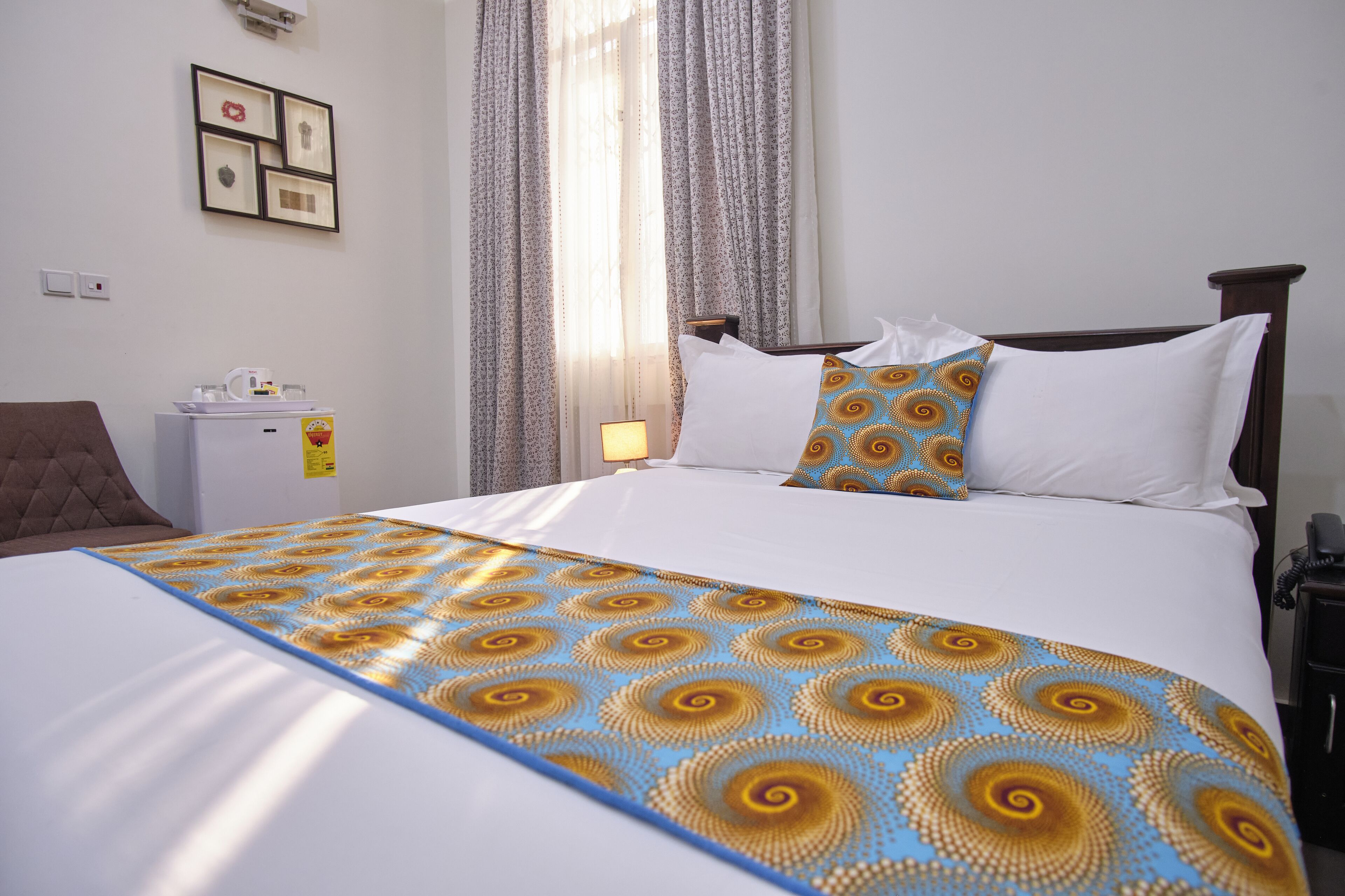 deluxe studio | premium bedding, minibar, in-room safe, desk