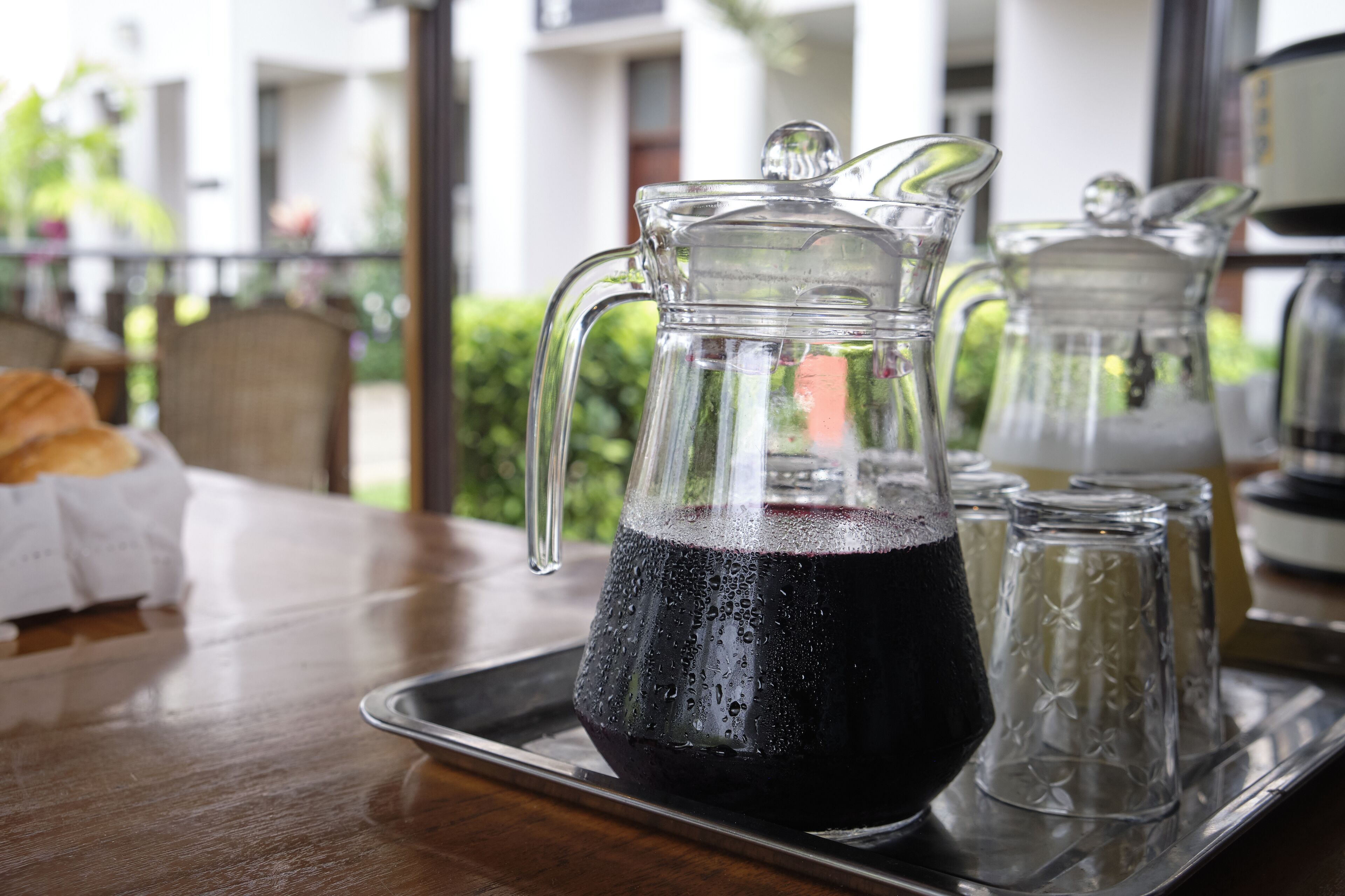 breakfast, lunch, dinner served; international cuisine