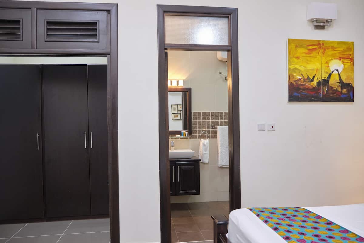 executive studio | premium bedding, minibar, in-room safe, desk