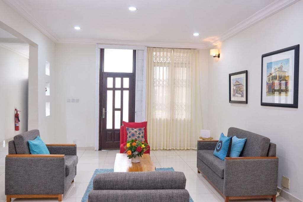 Photo - The Highbridge Guest Lodge