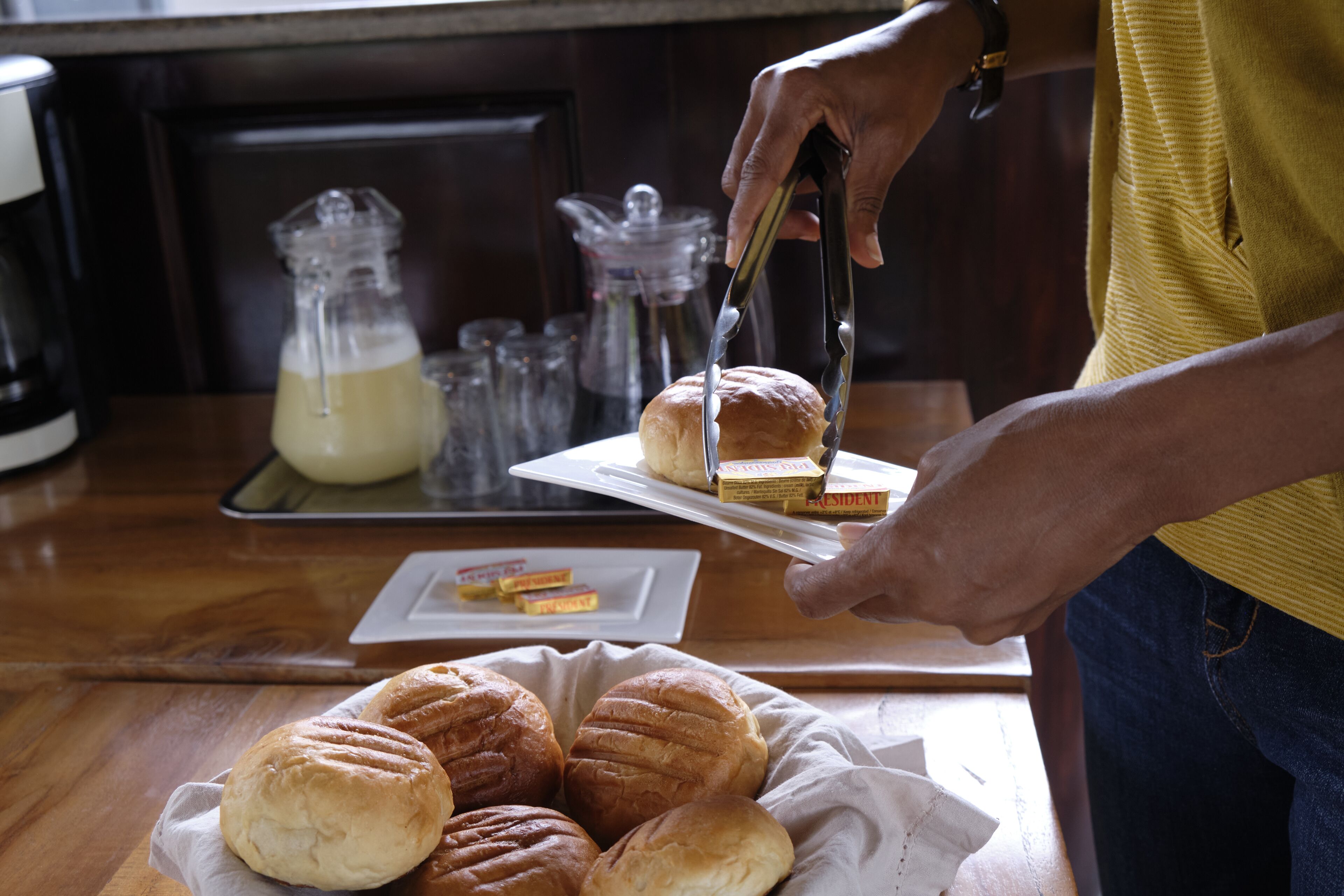 free daily full breakfast