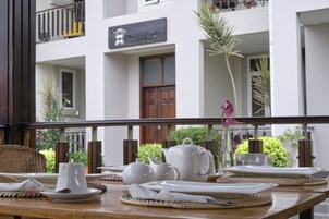 Free daily full breakfast