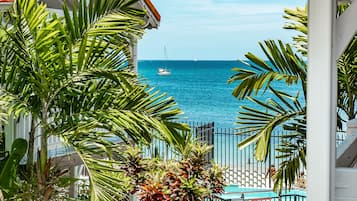 Mini Suite simple vue mer partielle "Adult Only" - Lit double | 1 bedroom, in-room safe, blackout drapes, iron/ironing board