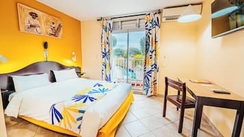 Caja de seguridad en la habitación y decoración personalizada