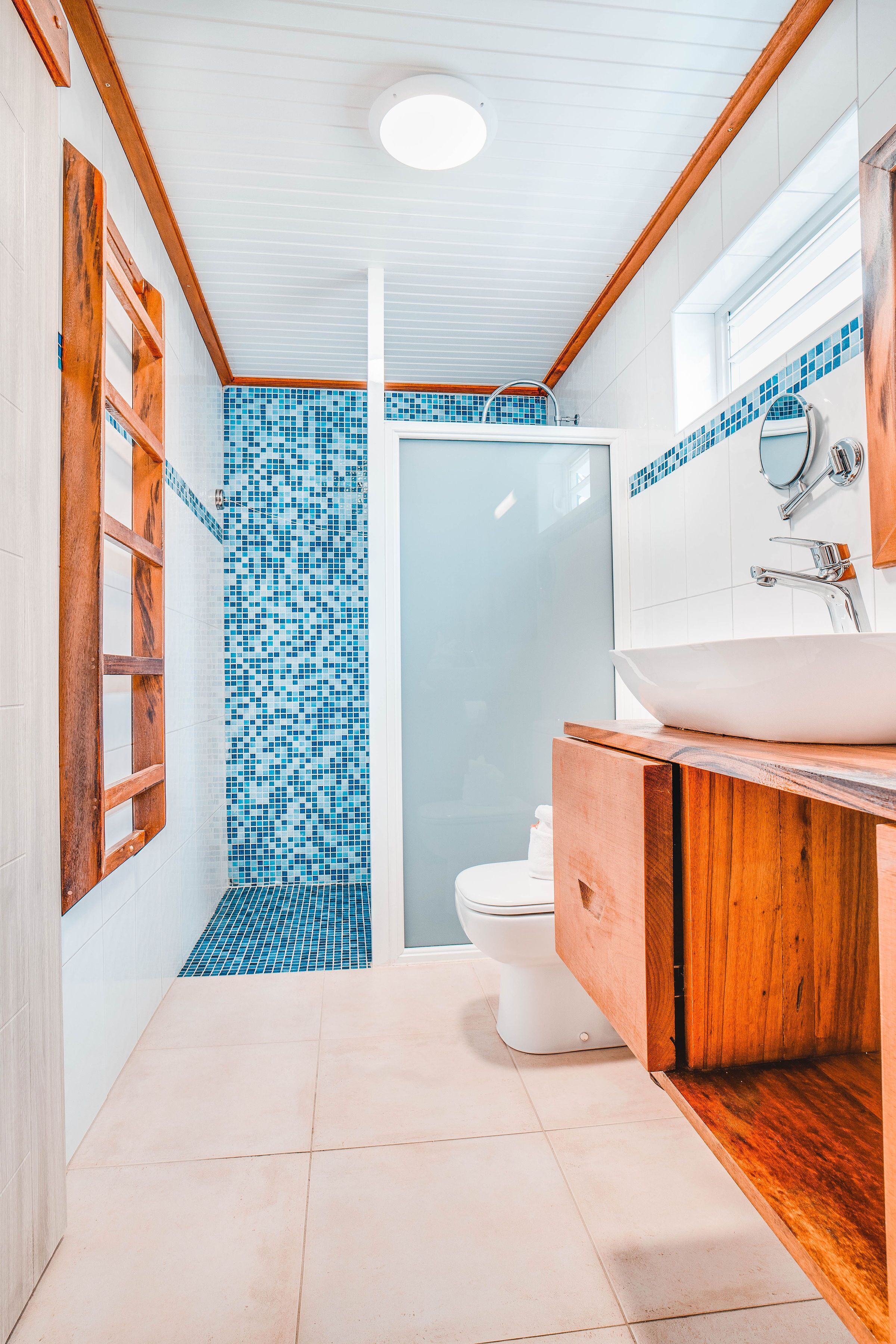 bungalow familial double avec enfant - lit double + lit simple | bathroom | shower, free toiletries, hair dryer, towels