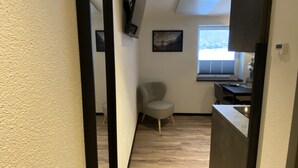 Studio | Soundproofing, WiFi (free), bed sheets - Apart Julia (Laengenfeld)