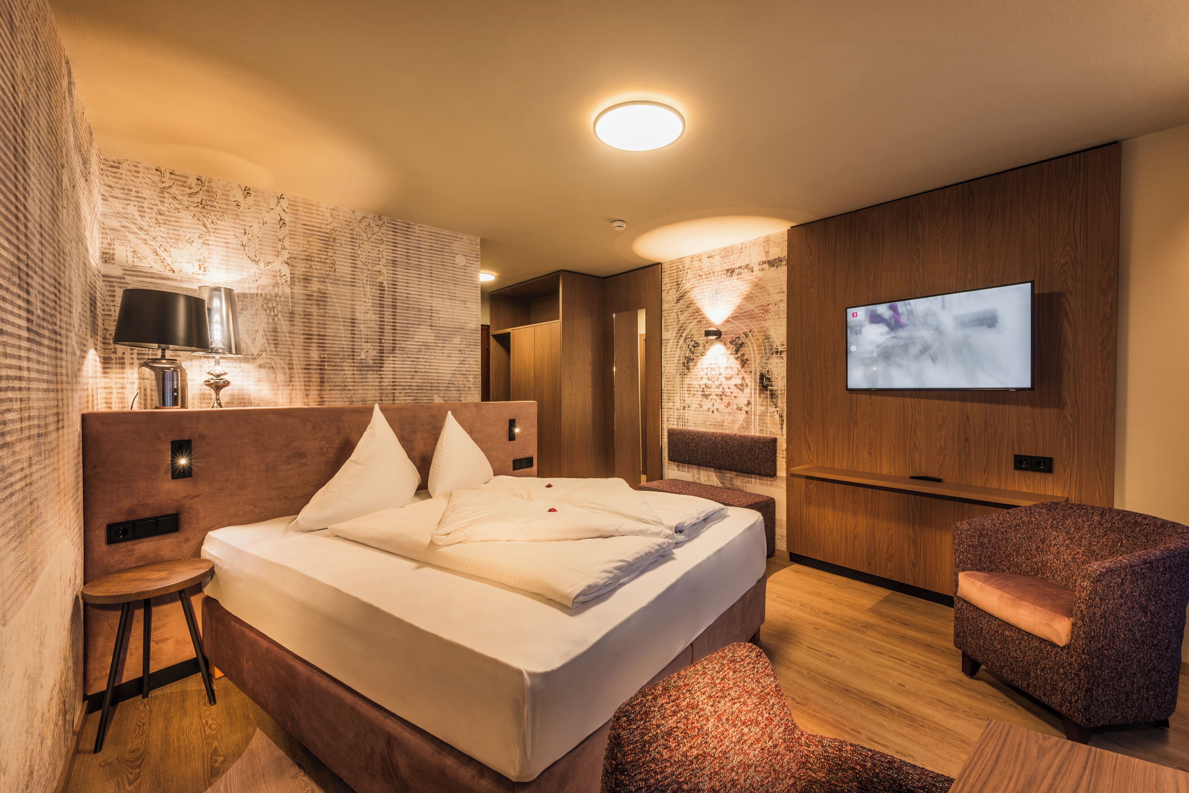 In-room safe, free WiFi