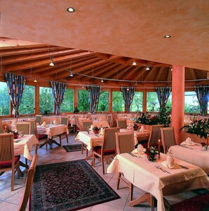 Reception - Hotel Tyrol (Soell)