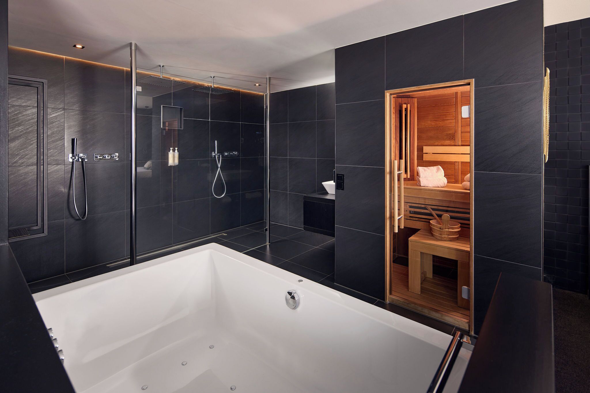 In-room safe, desk, laptop workspace, free WiFi
