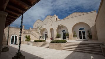 Mặt tiền nơi lưu trú