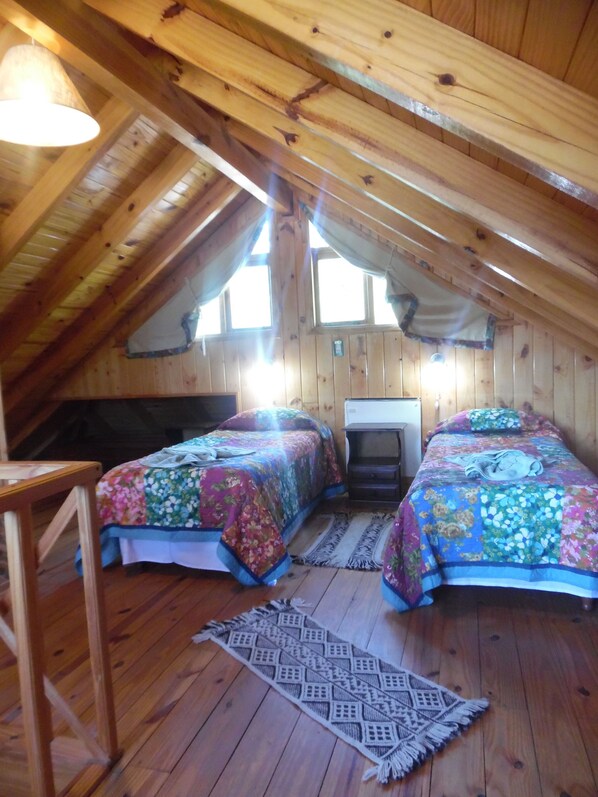 Bungalow, 3 habitaciones | Decoración personalizada y cortinas blackout 