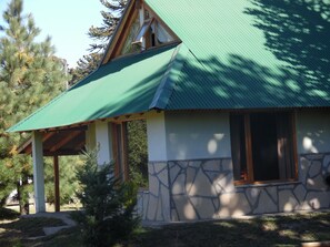 Bungalow, 2 habitaciones | Decoración personalizada y cortinas blackout 