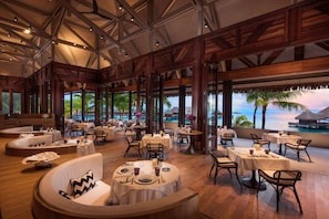3 restaurants, breakfast, lunch, dinner served; French cuisine