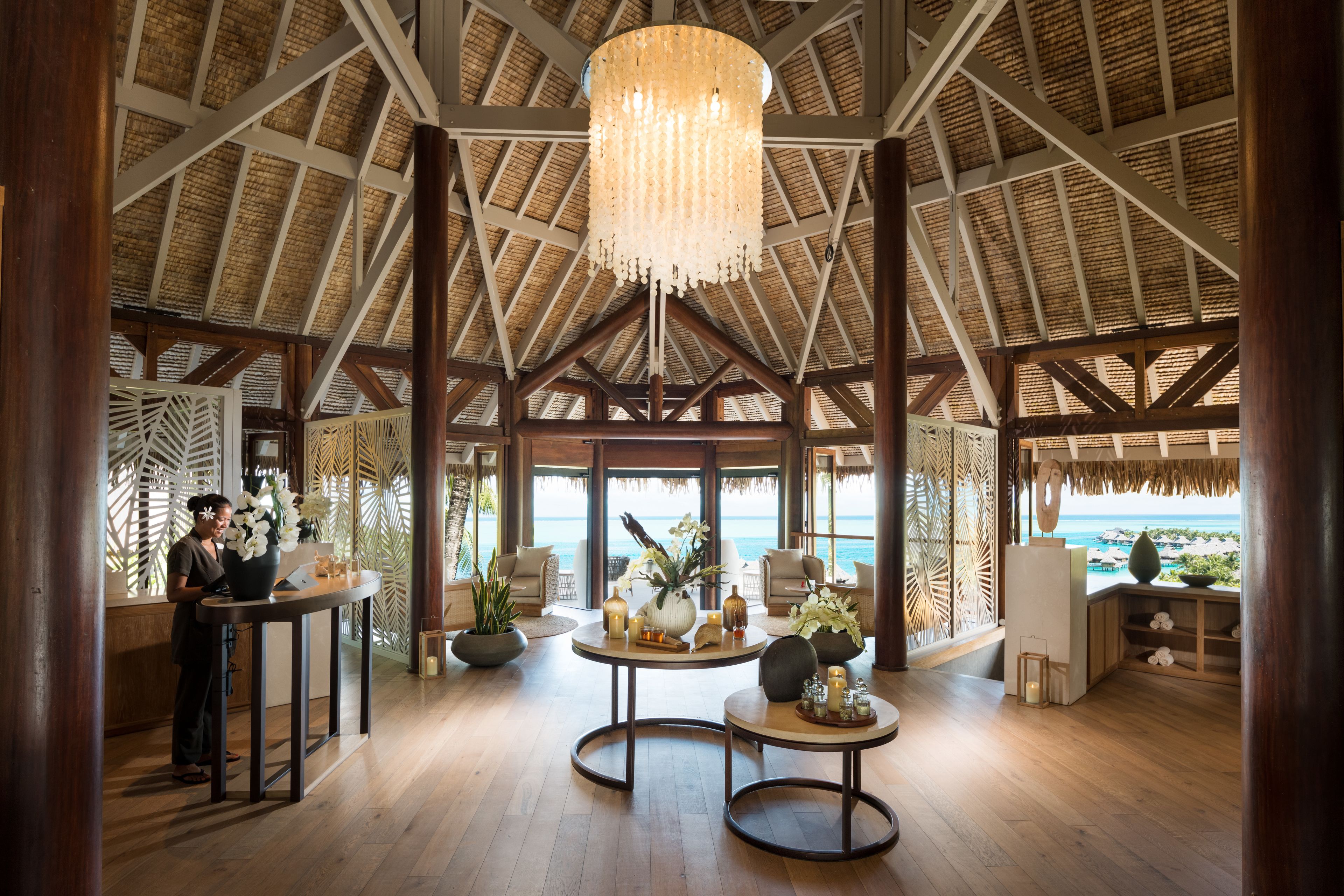 couples treatment room(s), sauna, hot tub, steam room, body treatments