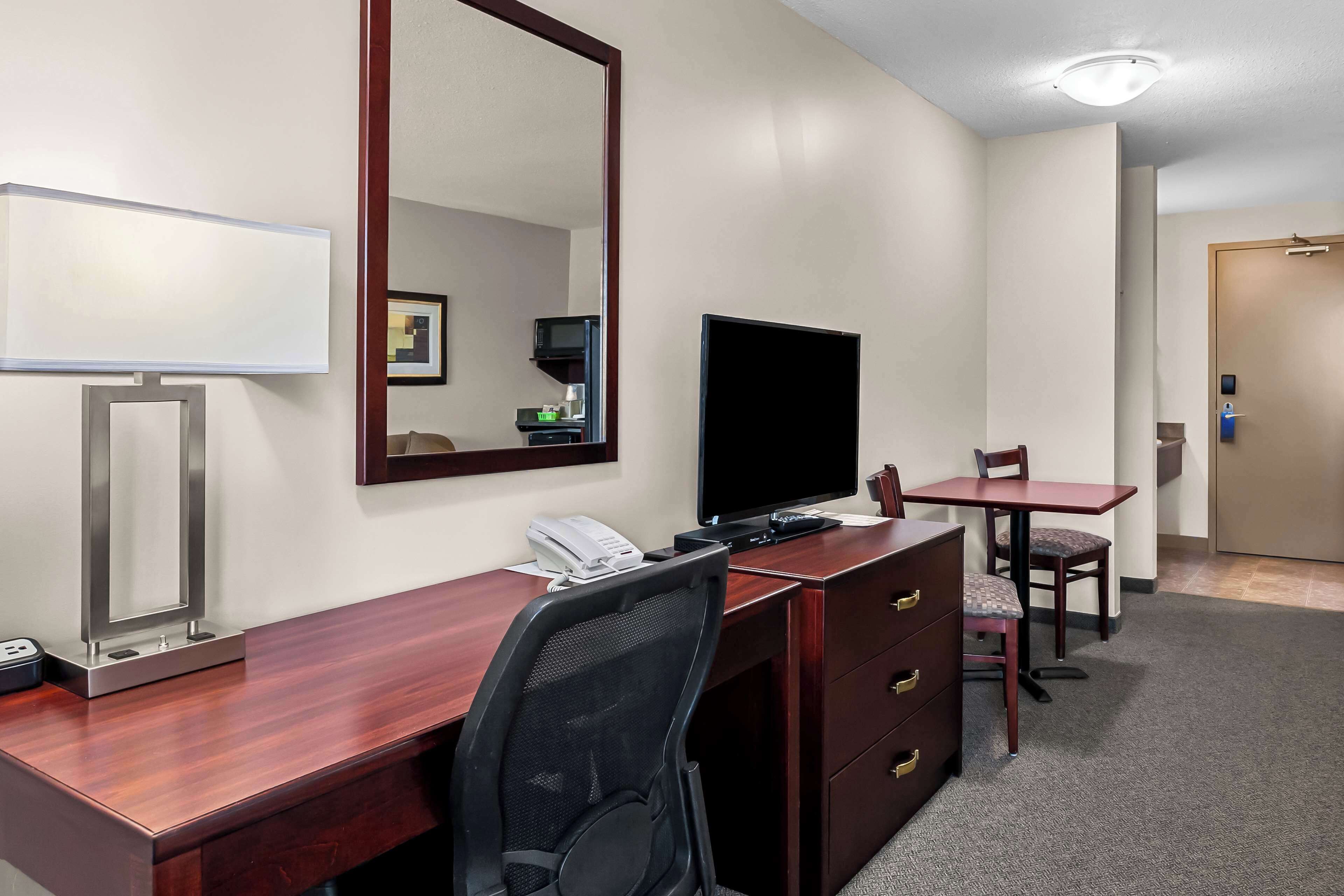 standard room, 2 queen beds, non smoking, refrigerator & microwave | desk, soundproofing, iron/ironing board, free wifi