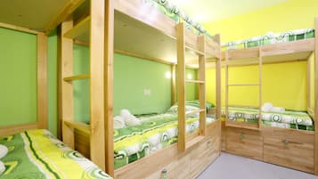 Economy 1 Bedroom, Shared Dormitory, Bunk bed, 6 persons | 高档床上用品、迷你吧、客房内保险箱、熨斗/熨板