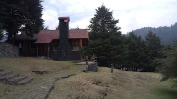Panoramic Cabin, Multiple Beds, Hill View, Mountainside | Individually decorated, individually furnished, iron/ironing board
