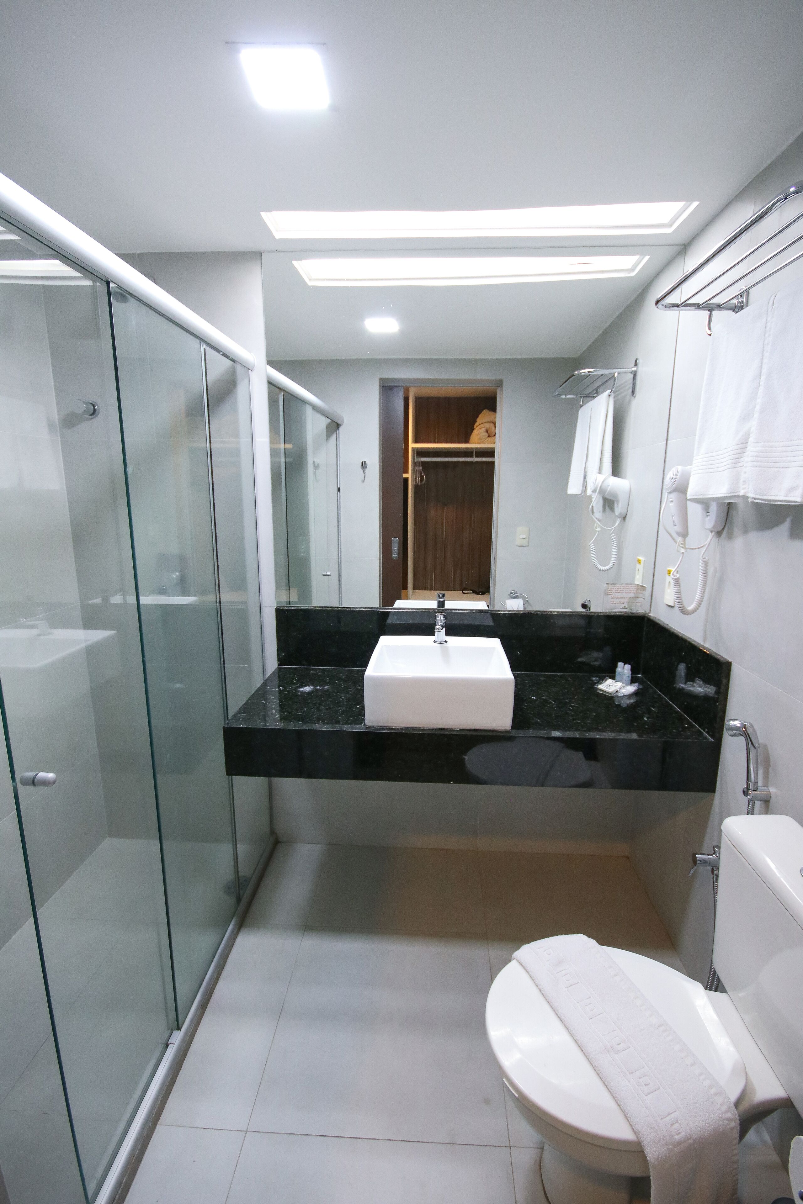 shower, free toiletries, towels