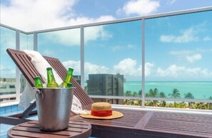 شرفة على السطح